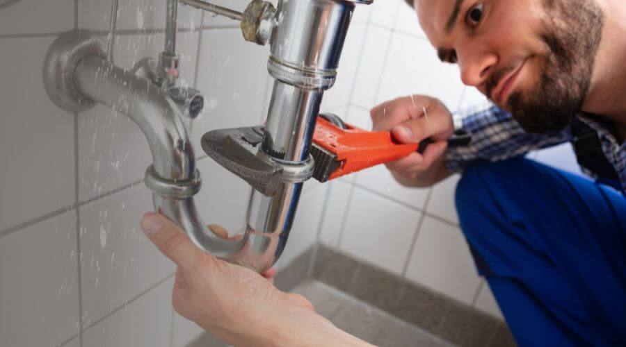 Expert burst pipe repair services in Newberry, FL